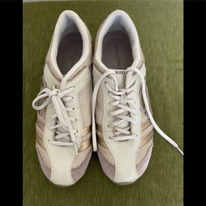 SKECHERS Women casual sneaker shoes SN45871 NAT-NATURAL- great shape - one owner